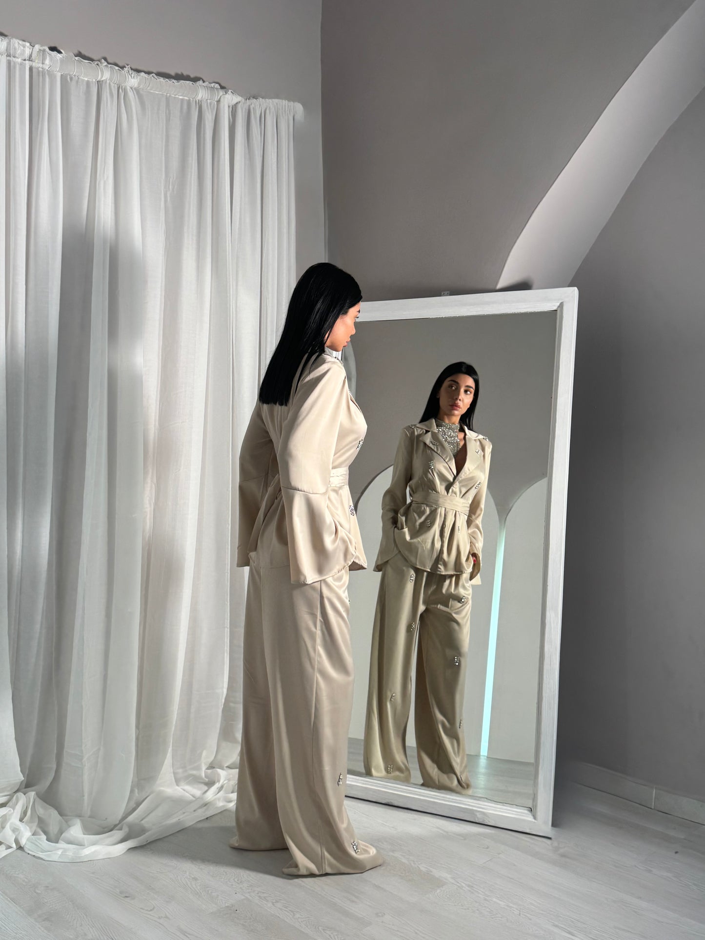 Tailleur Satin Glow