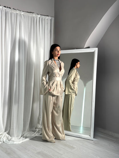 Tailleur Satin Glow