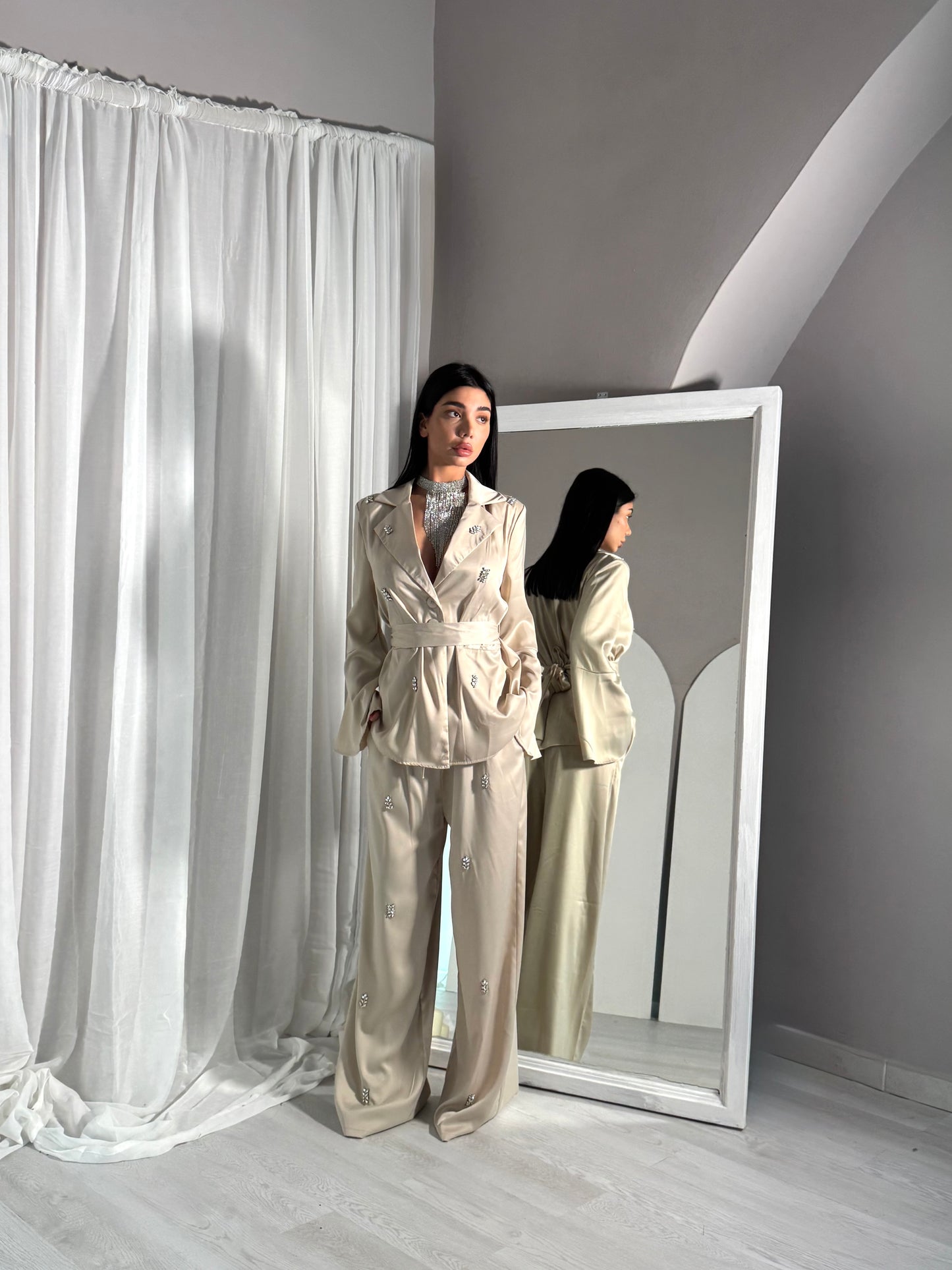 Tailleur Satin Glow